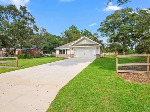 8237 Western Way Dr, Pensacola, FL 32526