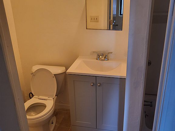 4th image of 3 Putnam Hts #2E