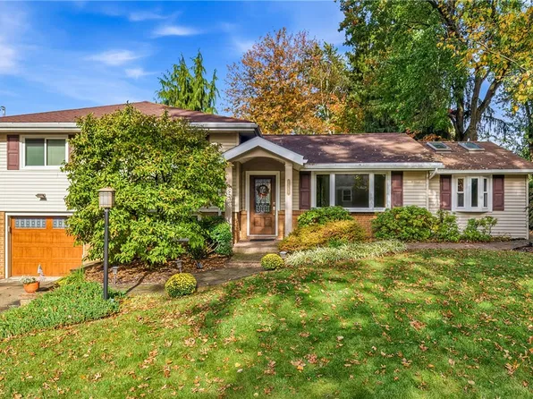 1550 Wakefield Dr, Hermitage, PA 16148