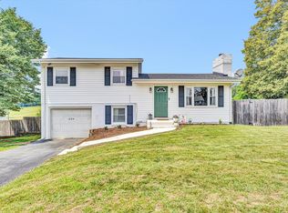 1094 Windstar Cir, Vinton, VA 24179