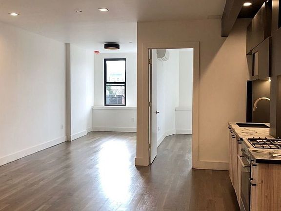 4th image of 709 Sterling Pl #6B