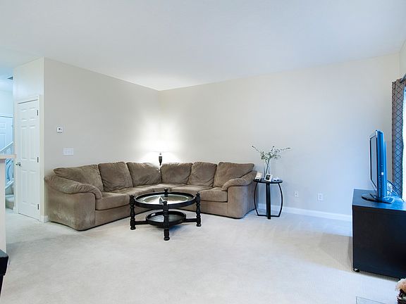 3rd image of 5888 Darby Hill Ln