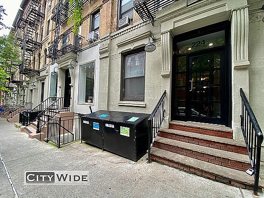 5th image of 218 E 89th St #14