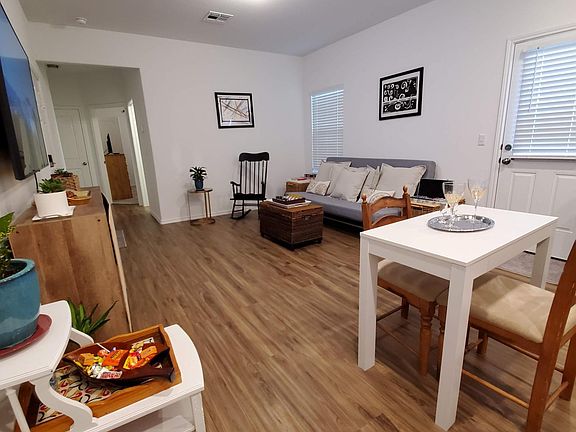3rd image of 129 Escondido Cir #2