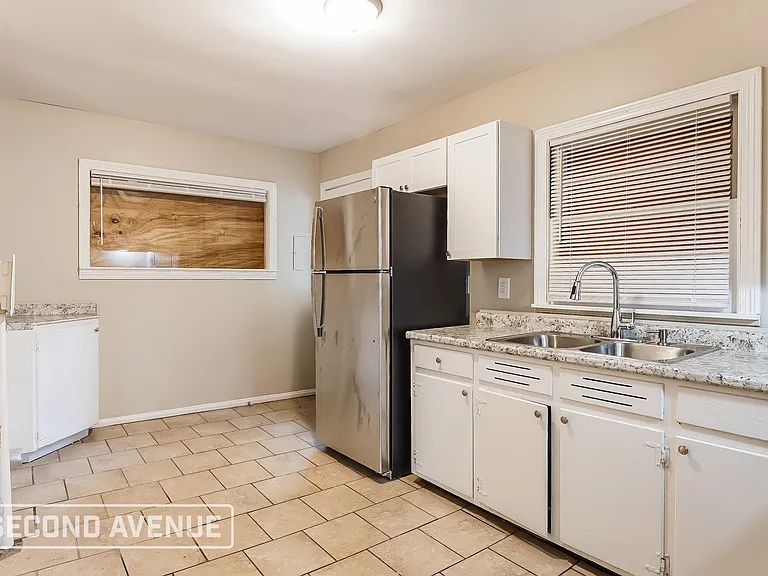 9725 Red Lane Dr — Photo 5