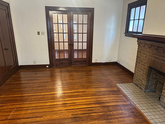 4th image of 112 Wilber Ave