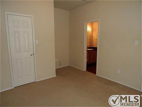 3rd image of 140 Lindas Creek Ln