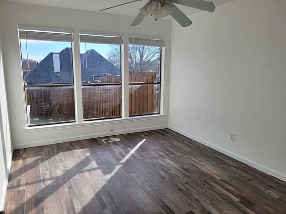 5th image of 303 Shoreview Dr