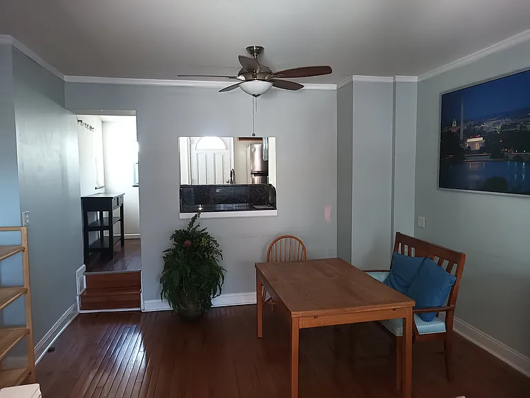 137 Moore St — Photo 1