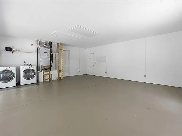 7050 NE State Road 121 — Photo 28