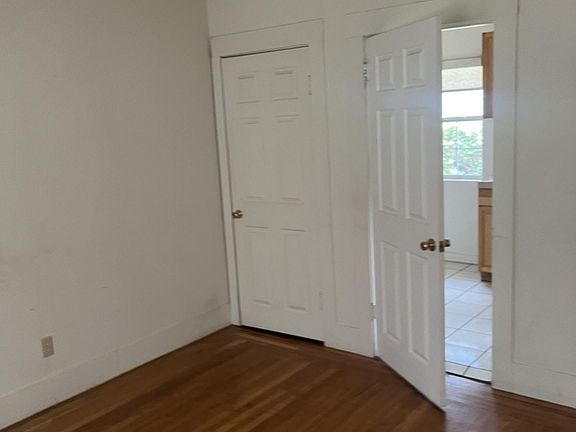 3rd image of 4009 Canon Ave