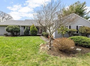 29 Perkins Row, Topsfield, MA 01983