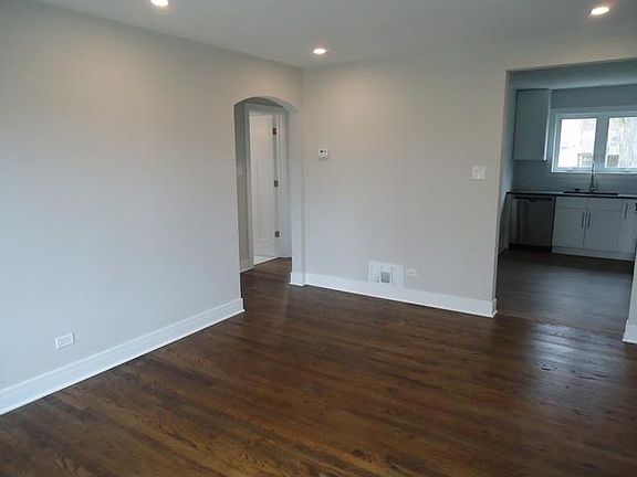 4th image of 7648 N Oketo Ave