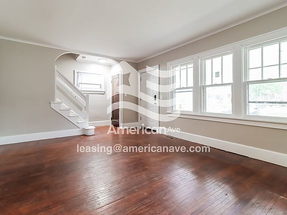 1250883_001_living_room_2.jpg