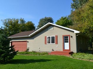 140 Prospect St, Croswell, MI 48422