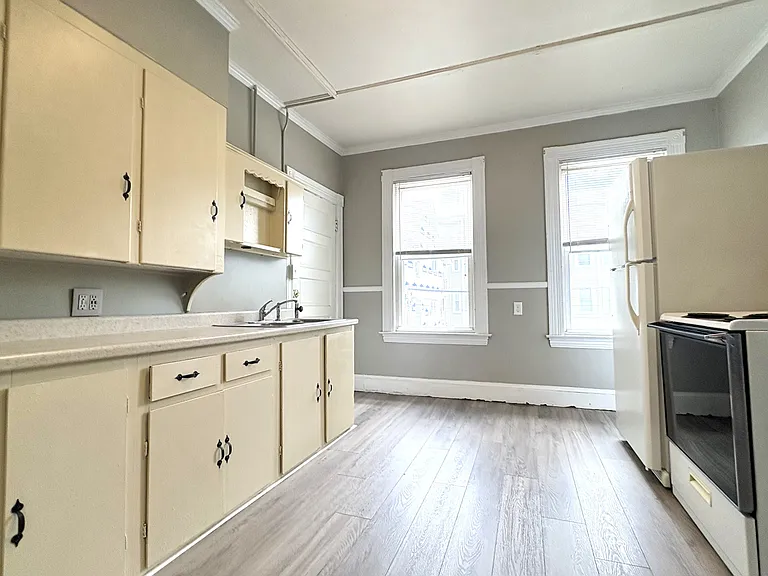 75 Whitney St #2 — Photo 20