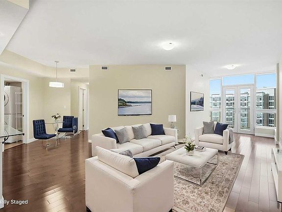 3rd image of 16 SE Varsity Estates Cir NW #701