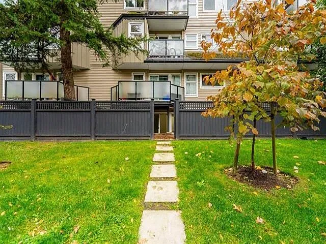 1850 Southmere Cres E #8 — Photo 25