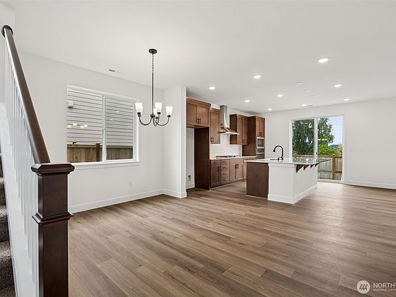 4th image of 2407 Barn Door Court #41