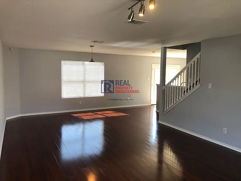 313 Dakota Ridge Dr — Photo 3