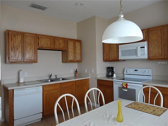 3rd image of 2755 Woodstream Cir