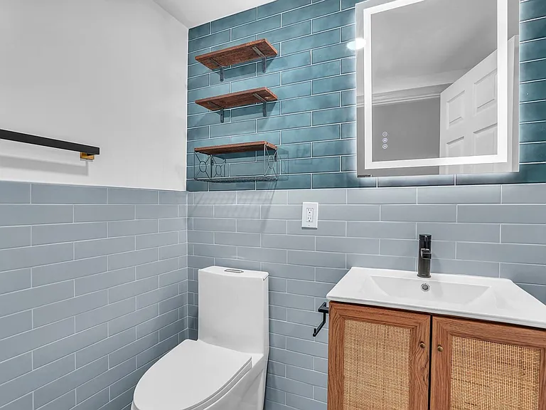 Australian Pines Apartments — Photo 43