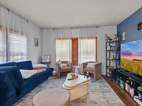 4th image of 3047 Grand St NE