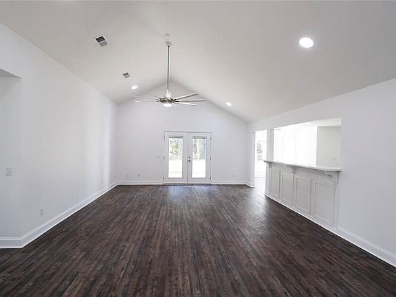 5th image of 210 Sugar Maple St