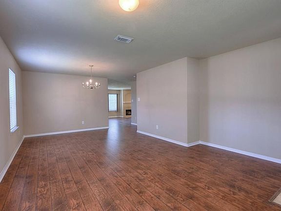 4th image of 21803 Manor Court Dr