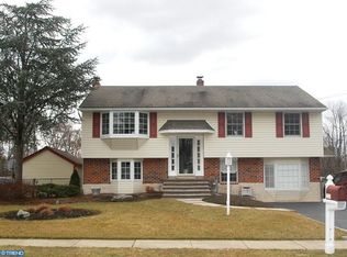 2215 Weir Rd, Aston, PA 19014