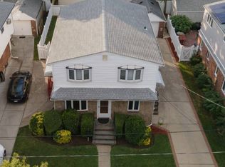 607 White Ave, New Hyde Park, NY 11040