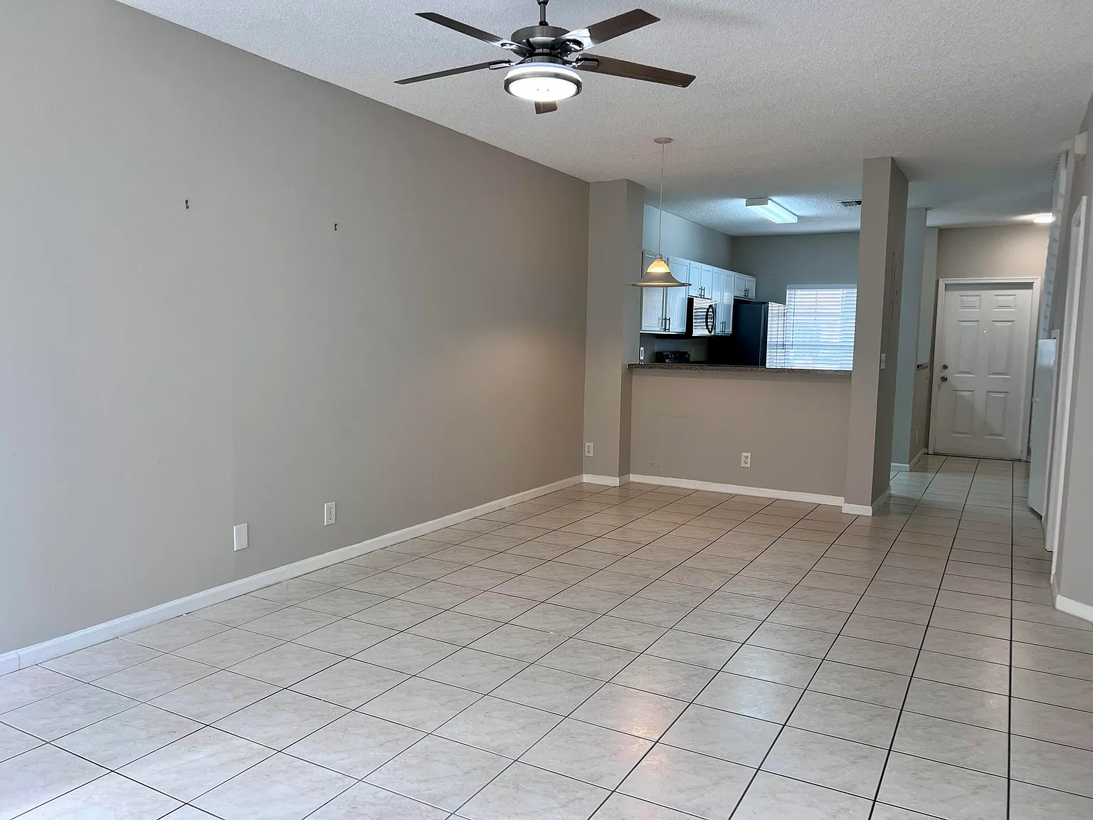 2 bed, 2.5 bath, 1188 sqft, $2,300 — Photo 2