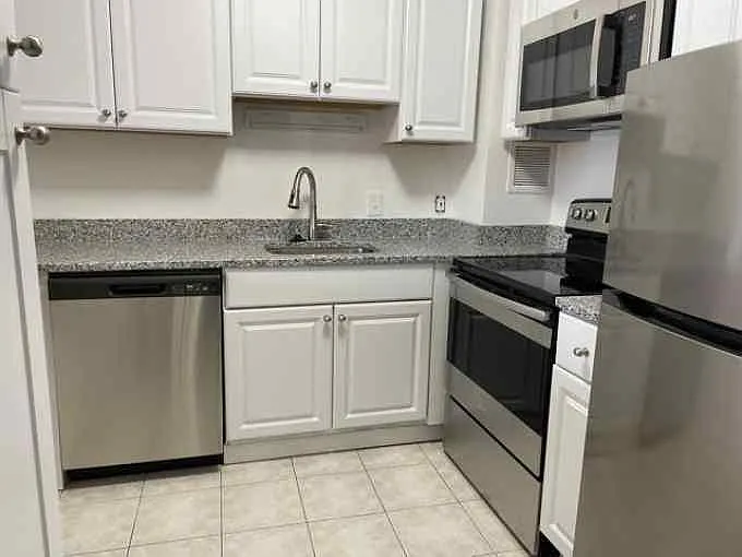 872 Massachusetts Ave — Photo 1