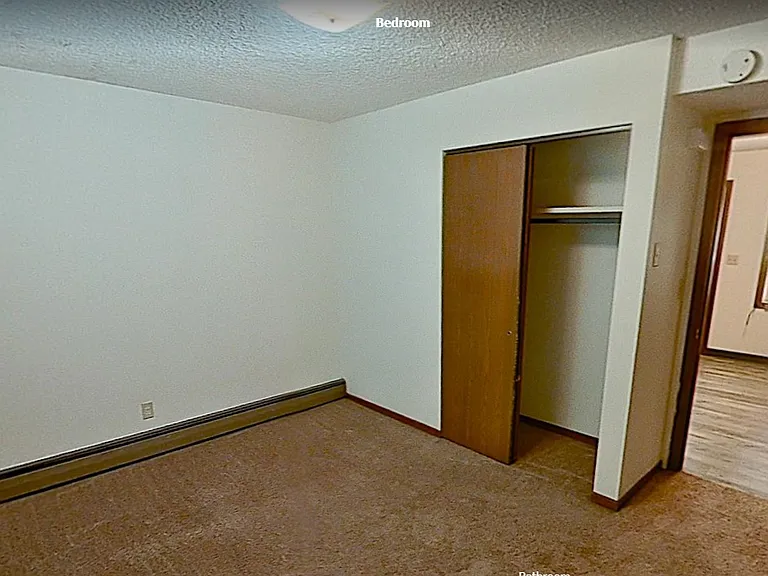 507 N Linn St #4 — Photo 4