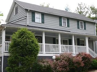 9732 Blake Ln, Vienna, VA 22181