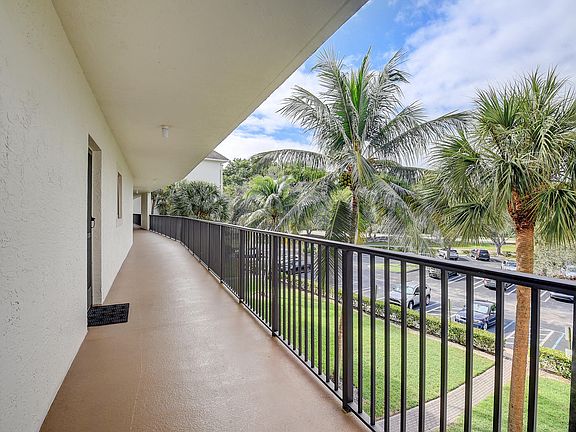 3rd image of 2105 Lavers Circle #307