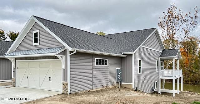 2nd image of 564 Riverbank Cir