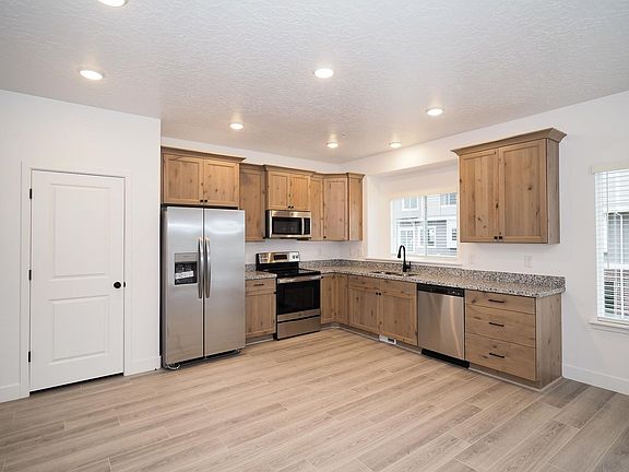 2nd image of 4212 W Coral Pink Ct
