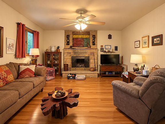 2nd image of 61 Flathead Dr