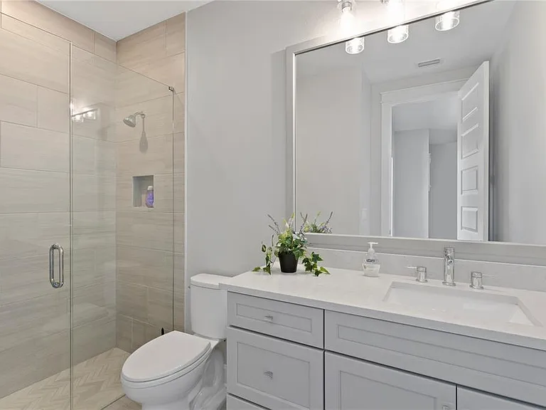 209 S Shore Crest Dr — Photo 45