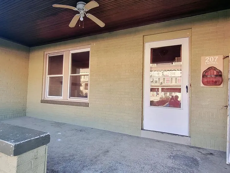 200-222 Laurel Ave — Photo 2