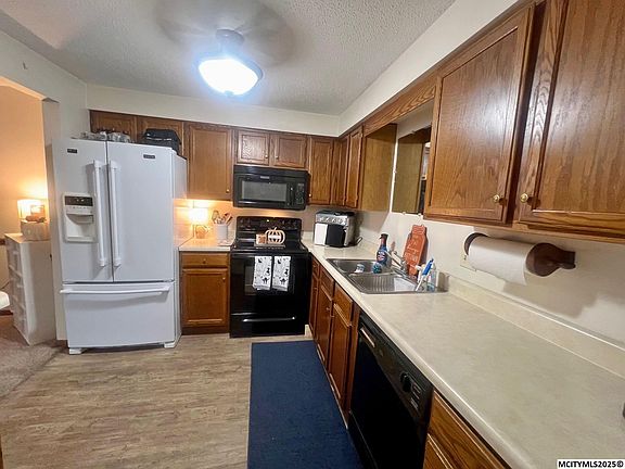 5th image of 667 Briarstone Dr