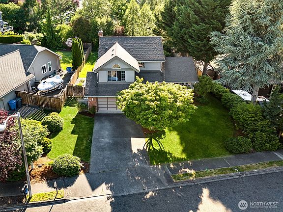 3rd image of 1620 12th Street SW