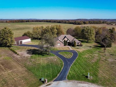 1615 Sky Ranch Circle, Bolivar, MO, 65613