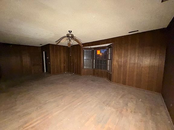 4th image of 1063 Hearn St