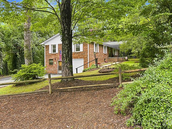3rd image of 108 Arthur Ln