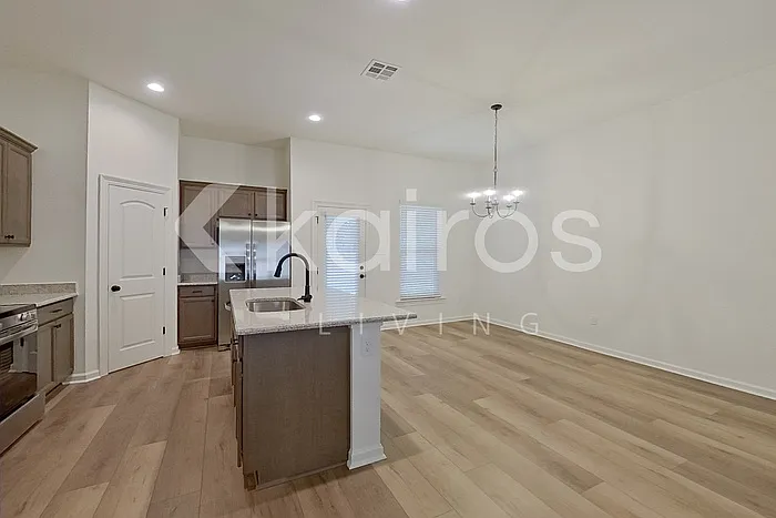 106 Hendrix Rd — Photo 10