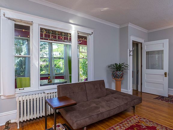 5th image of 4225 Aldrich Ave S