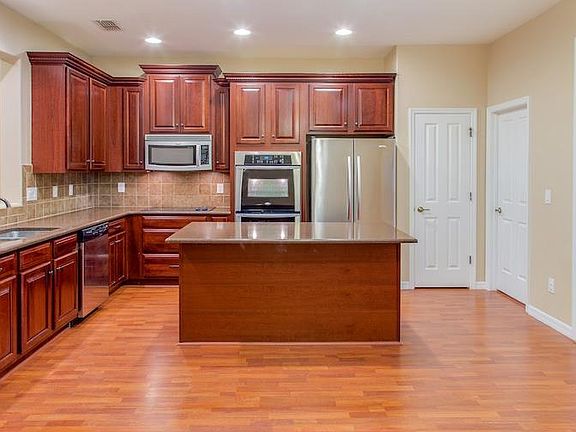 5th image of 13656 Phoenix Dr