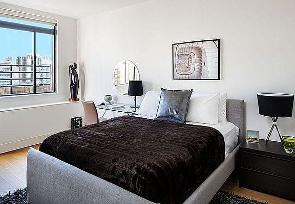 4th image of 1 West St APT 3605